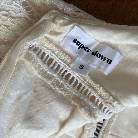 Superdown Ivory Lace Mini Dress Halter Open Back Party Dress Size S - Picture 4 of 6